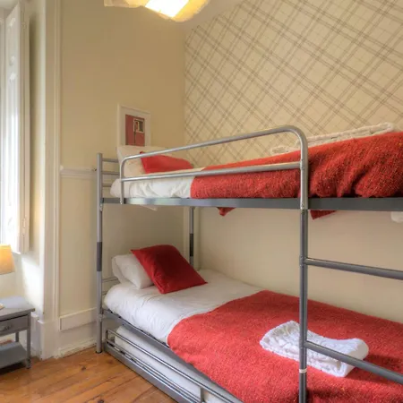 Fuer 19 Personen Und 1 Kind In By Interhome * Lisbon