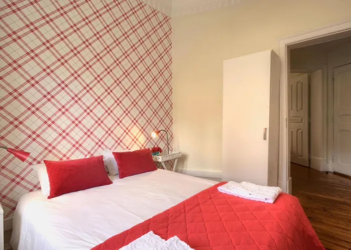 Fuer 19 Personen Und 1 Kind In By Interhome