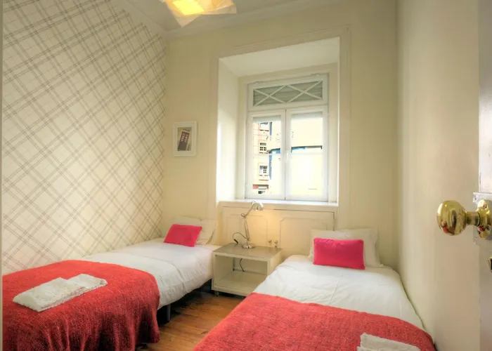 Fuer 19 Personen Und 1 Kind In By Interhome Apartament Lizbona